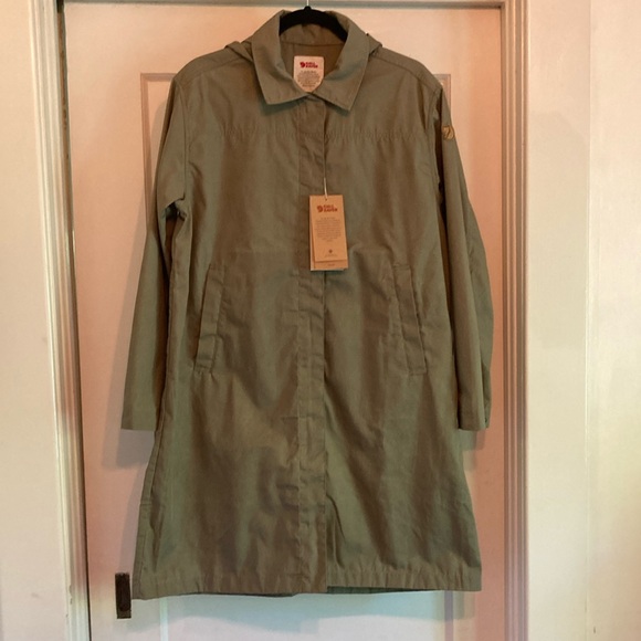 Fjallraven Jackets & Blazers - NWT Fjallraven Travellers Jacket M